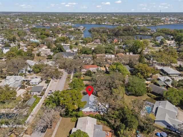 502 HILLCREST AVENUE, Tarpon Springs, FL 34689