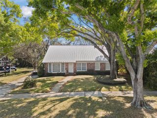 502 HILLCREST AVENUE, Tarpon Springs, FL 34689