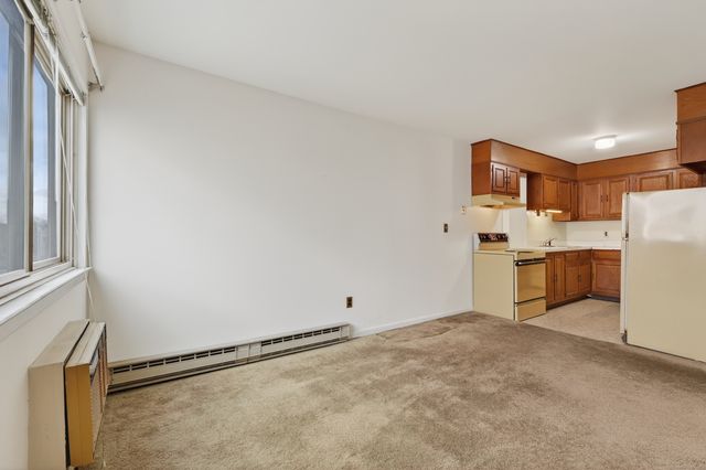 34 Crescent Street APT 2D, Stamford, CT 06906