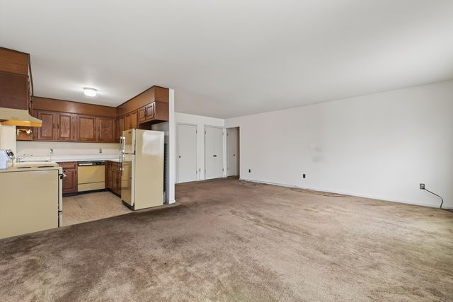 34 Crescent Street APT 2D, Stamford, CT 06906