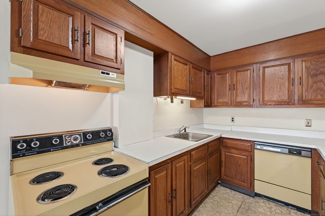34 Crescent Street APT 2D, Stamford, CT 06906