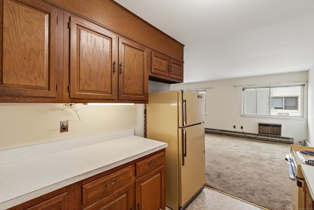 34 Crescent Street APT 2D, Stamford, CT 06906