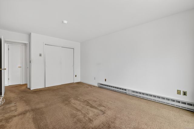 34 Crescent Street APT 2D, Stamford, CT 06906