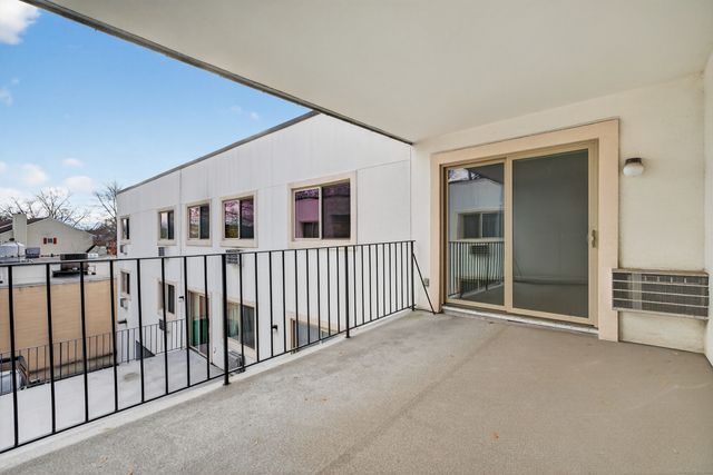 34 Crescent Street APT 2D, Stamford, CT 06906