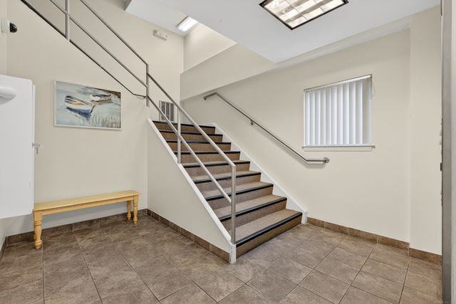 34 Crescent Street APT 2D, Stamford, CT 06906