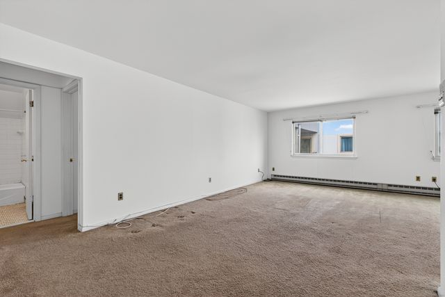 34 Crescent Street APT 2D, Stamford, CT 06906