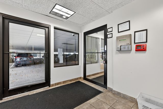 34 Crescent Street APT 2D, Stamford, CT 06906