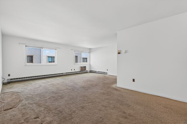 34 Crescent Street APT 2D, Stamford, CT 06906