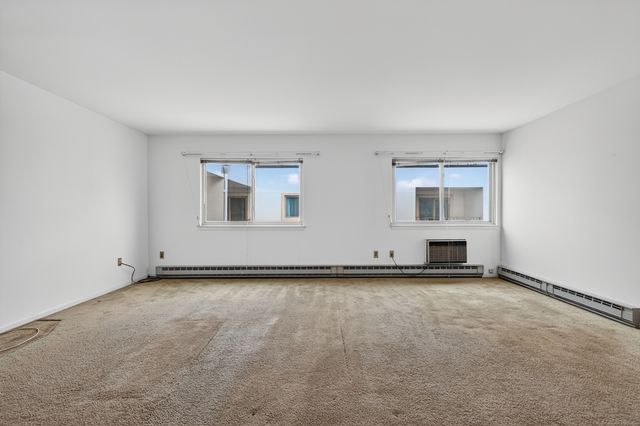 34 Crescent Street APT 2D, Stamford, CT 06906