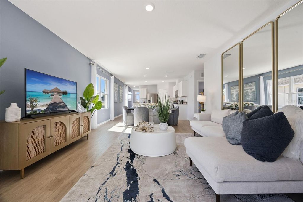 Image 5 of property listing at 3019 HOUSE FINCH ROAD, St Cloud, FL 34773