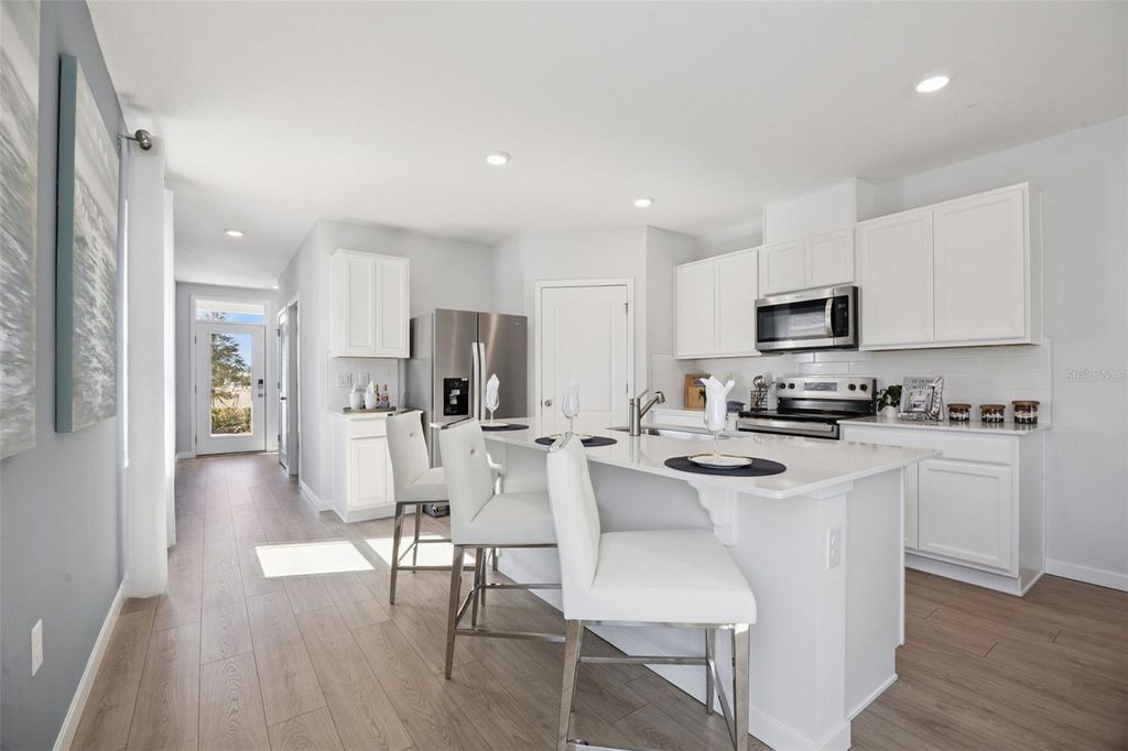 Image 7 of property listing at 3019 HOUSE FINCH ROAD, St Cloud, FL 34773