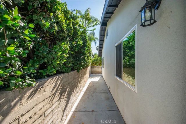 13608 Bassett Street, Valley Glen, CA 91405