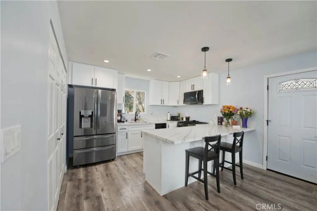 13608 Bassett Street, Valley Glen, CA 91405