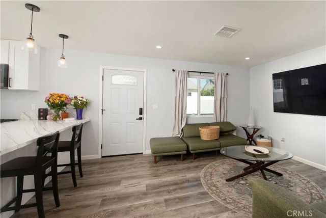 13608 Bassett Street, Valley Glen, CA 91405