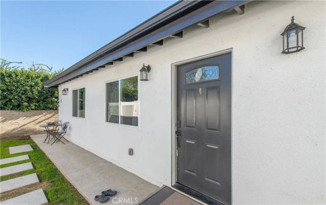 13608 Bassett Street, Valley Glen, CA 91405