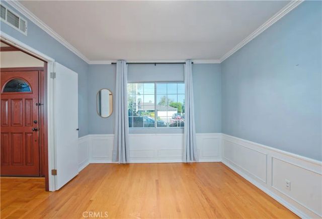 13608 Bassett Street, Valley Glen, CA 91405