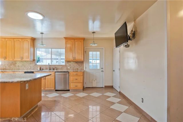 13608 Bassett Street, Valley Glen, CA 91405