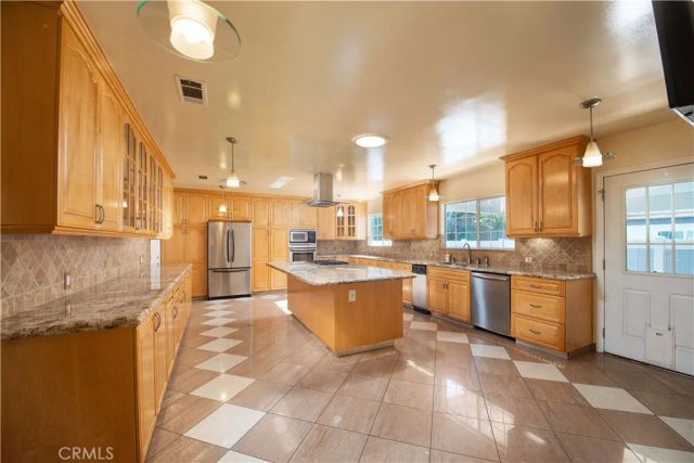 13608 Bassett Street, Valley Glen, CA 91405