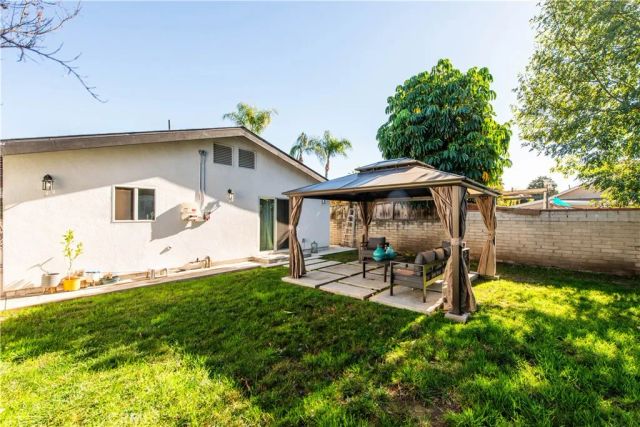 13608 Bassett Street, Valley Glen, CA 91405