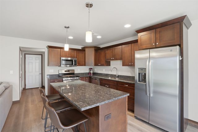 1008 Creekside Drive, Tiffin, IA 52340