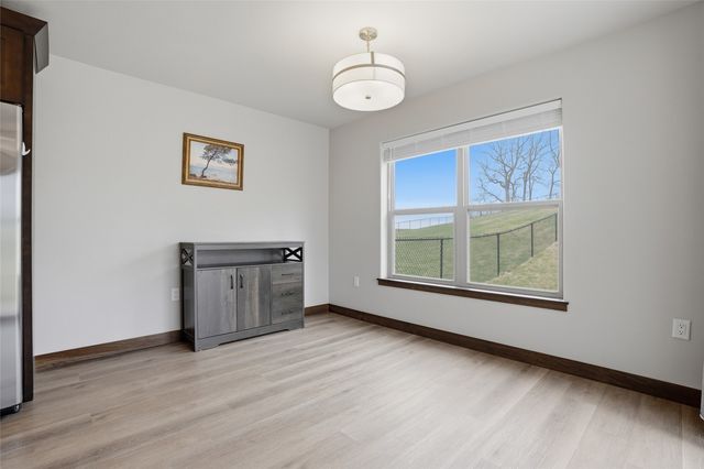 1008 Creekside Drive, Tiffin, IA 52340