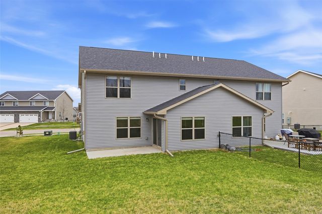 1008 Creekside Drive, Tiffin, IA 52340