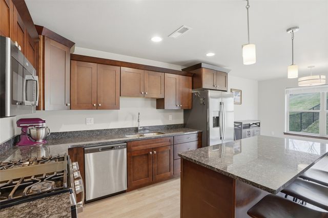 1008 Creekside Drive, Tiffin, IA 52340