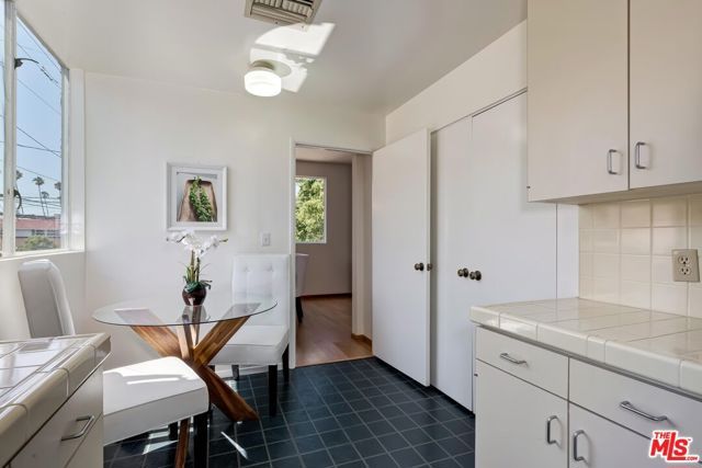 820 California Avenue 201, Santa Monica, CA 90403