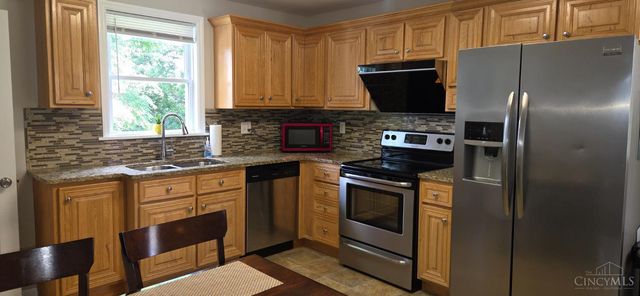 221 Harvest Lane, Reading, OH 45237