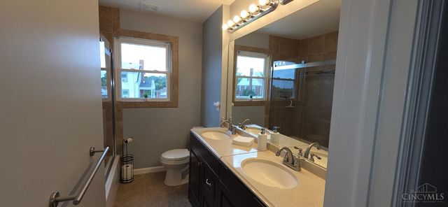 221 Harvest Lane, Reading, OH 45237