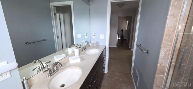 221 Harvest Lane, Reading, OH 45237