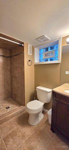 221 Harvest Lane, Reading, OH 45237
