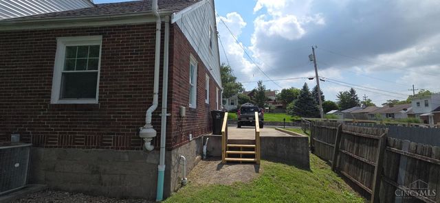 221 Harvest Lane, Reading, OH 45237