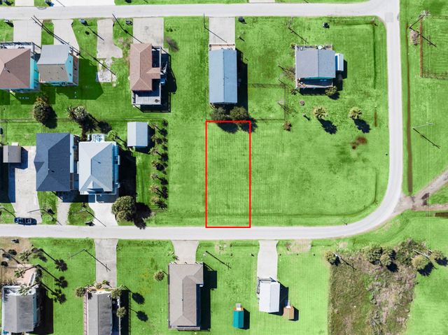 975 Wommack, Crystal Beach, TX 77650