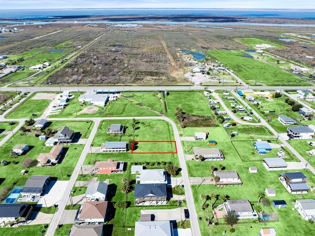 975 Wommack, Crystal Beach, TX 77650