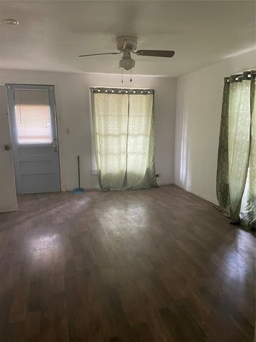 314 Kaufman Street, Waxahachie, TX 75165