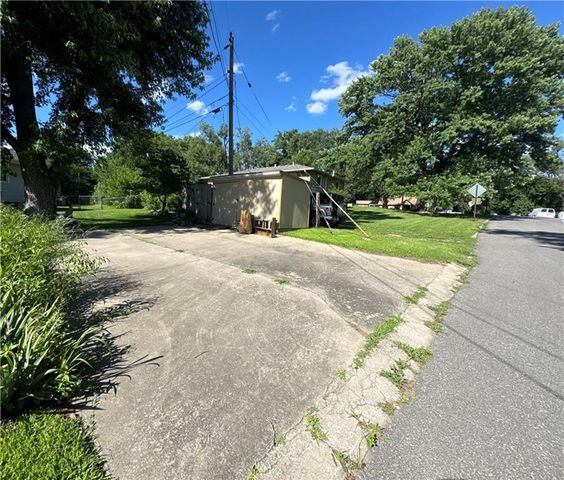 4540 Melody Lane, Kansas City, KS 66106