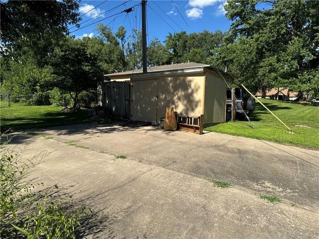 4540 Melody Lane, Kansas City, KS 66106