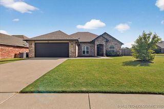 113 S 47th Street, Broken Arrow, OK 74014