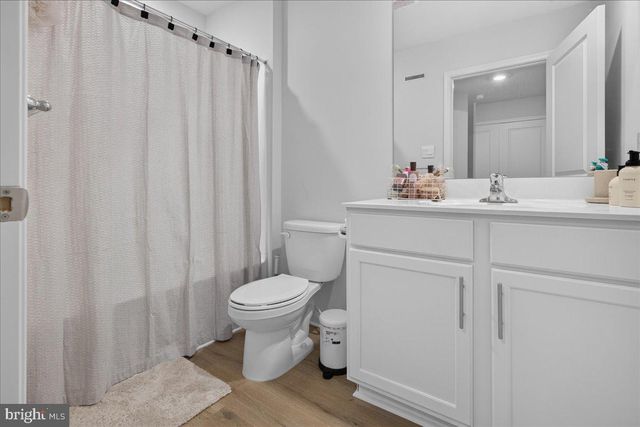6 WHALER DR, Runnemede, NJ 08078