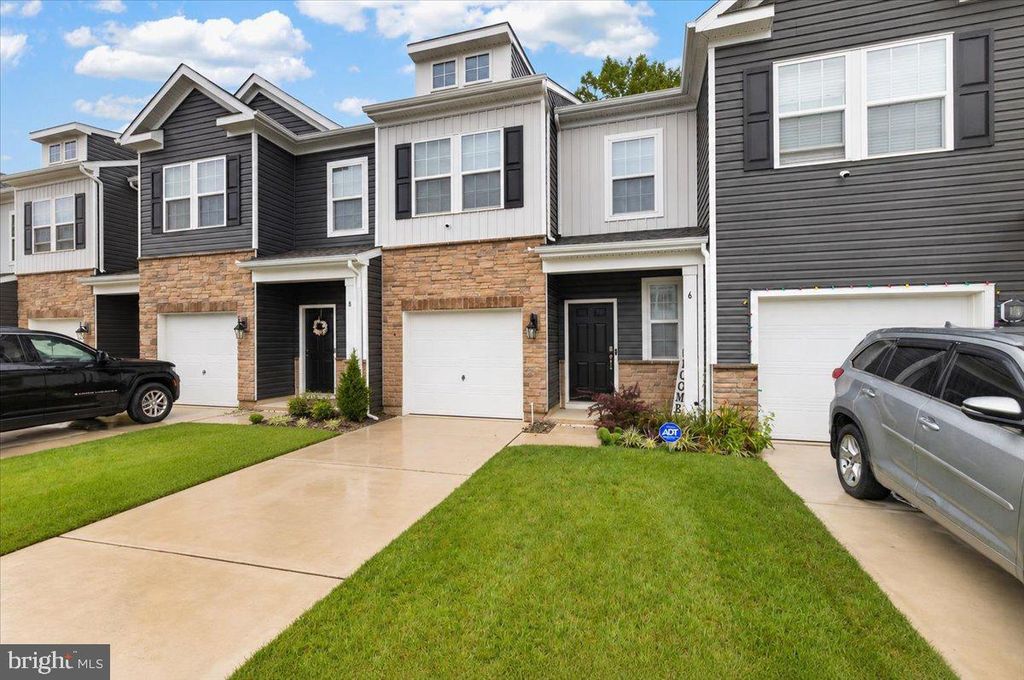 6 WHALER DR, Runnemede, NJ 08078