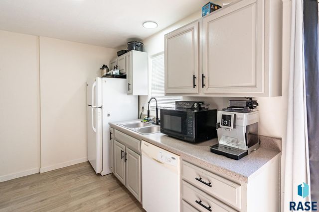 101 N Pipestone St Street 2, Brandon, SD 57005