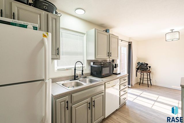 101 N Pipestone St Street 2, Brandon, SD 57005