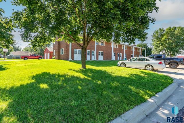 101 N Pipestone St Street 2, Brandon, SD 57005