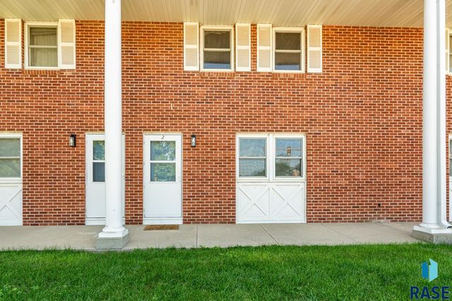 101 N Pipestone St Street 2, Brandon, SD 57005
