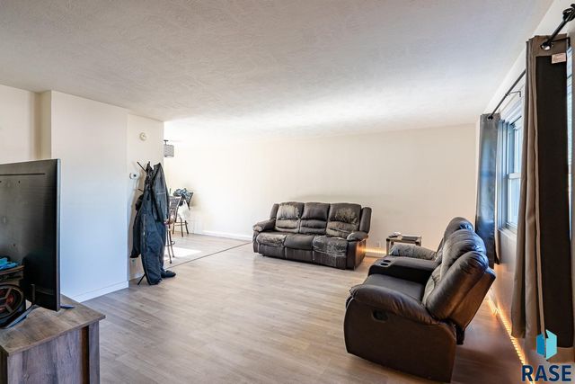 101 N Pipestone St Street 2, Brandon, SD 57005