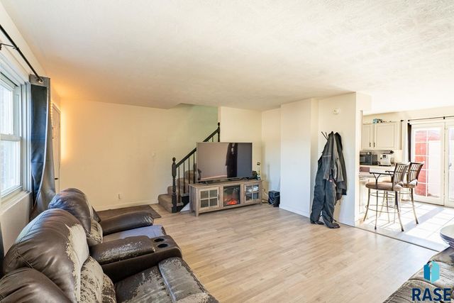 101 N Pipestone St Street 2, Brandon, SD 57005