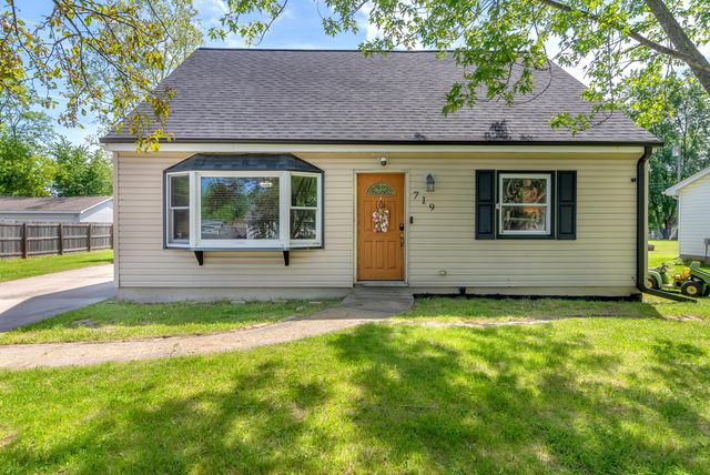 719 Capitol Road, Valparaiso, IN 46385