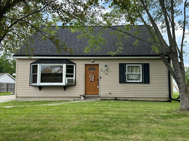 719 Capitol Road, Valparaiso, IN 46385