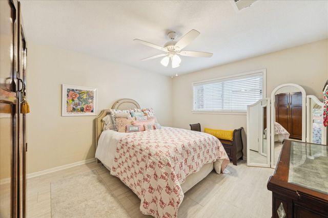 366 Champions Colony Iii, Houston, TX 77069